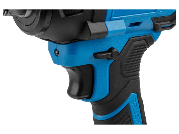 Аккум. ударный гайковерт BULL SC 1804 в кор. (18.0 В, БЕЗ АККУМУЛЯТОРА И ЗУ, посадочн. квадрат 1/2 ", 400 Нм, вес 2.0 кг)