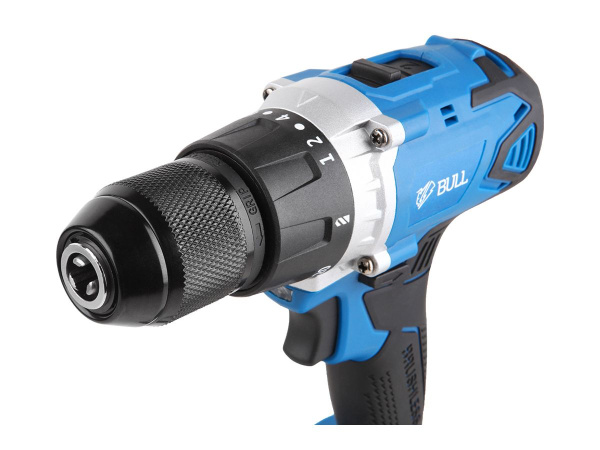 Аккум. дрель-шуруповерт BULL SR 1802 в чем. (18.0 В, 2 акк., 4.0 А/ч Li-Ion, 2 скор., 80 Нм, шурупы до 10 мм)