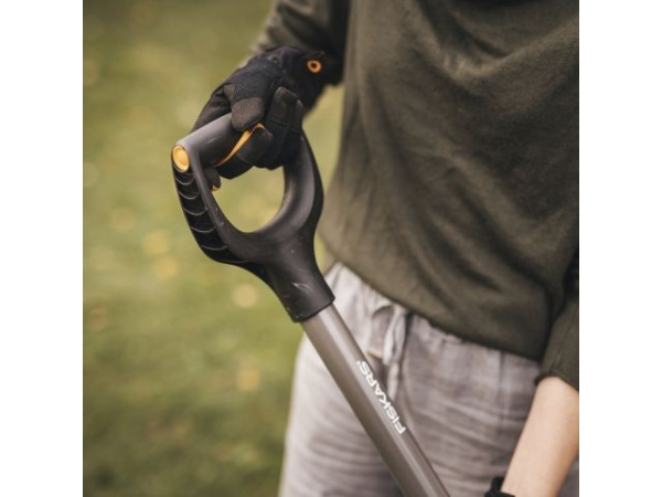 Лопата штыковая Ergonomic FISKARS