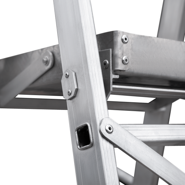 Стремянка алюминиевая 5 развальцованных ступеней 80 мм площадка 400х400 мм NV5170 Новая высота 5170105