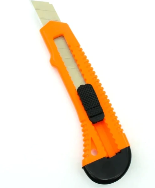 Нож 18 мм лезвие сталь SK4 Bohrer 43118001