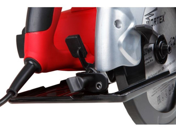 Циркулярная пила WORTEX CS 2170 в кор. (1900 Вт, 210х30 мм, до 70 мм)