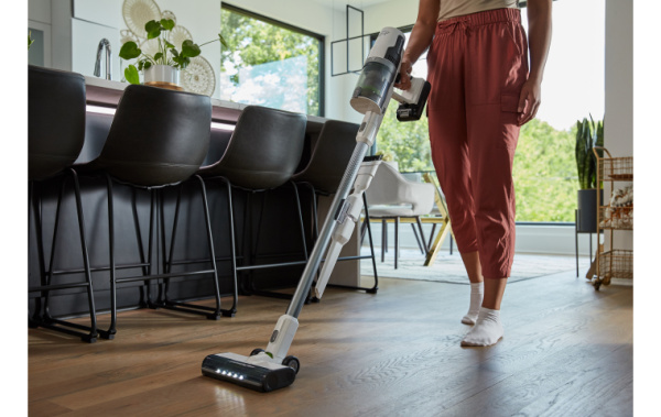 Пылесос аккумуляторный вертикальный Greenworks GD24SVK4D White 24В (в комплекте АКБ 4А/ч + ЗУ)