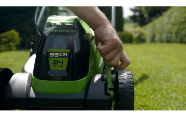 Газонокосилка аккумуляторная Greenworks GD24LM33 33см 24В