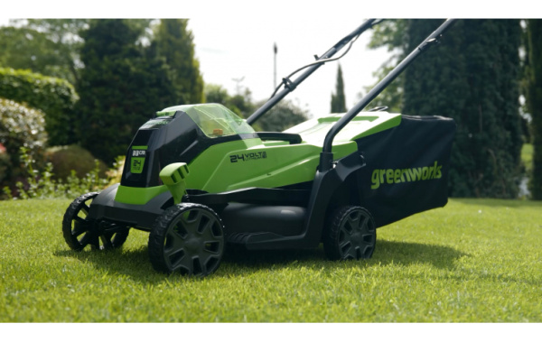Газонокосилка аккумуляторная Greenworks GD24LM33 33см 24В