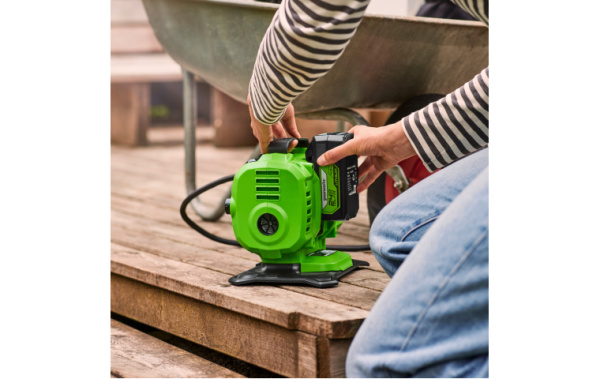 Компрессор автомобильный аккумуляторный ACG301 24В/12В (11 бар) Greenworks