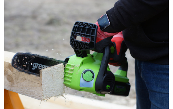 Пила цепная аккумуляторная G24CS25K4 24В (в комплекте АКБ 4А/ч + ЗУ) Greenworks