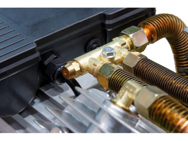 Компрессор ECO AE-502-3 (440 л/мин, 8 атм, коаксиальный, масляный, ресив. 50 л, 220 В, 2.20 кВт)