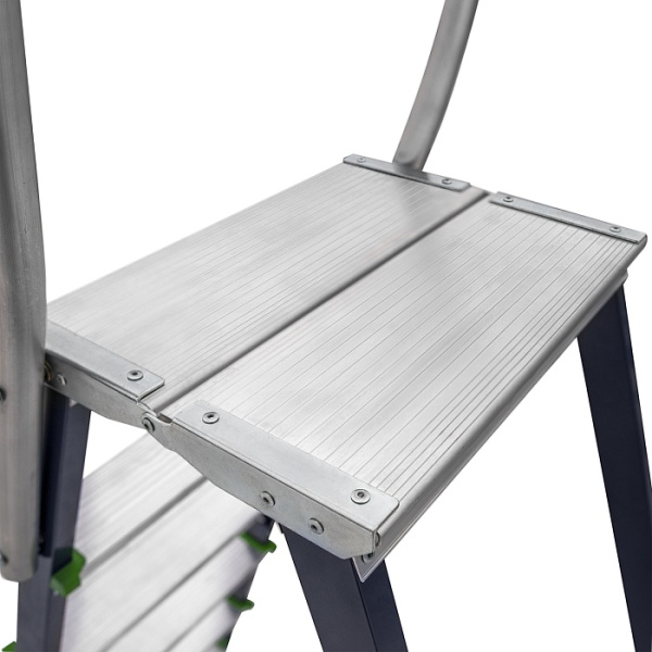 Стремянка алюминий-сталь 10 ступеней c дугой безопасности 800 мм NV2136 Новая высота 2136110