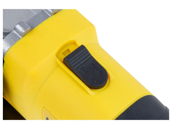 Одноручная углошлифмашина MOLOT MAG 1107 в кор. (710 Вт, диск 115х22 мм)